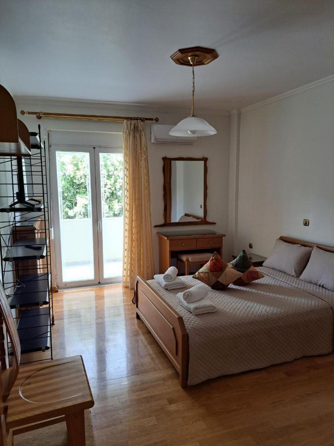 Seaview Flora'S Luxury Apartment-300Meters From The Beach Ретимно Екстериор снимка