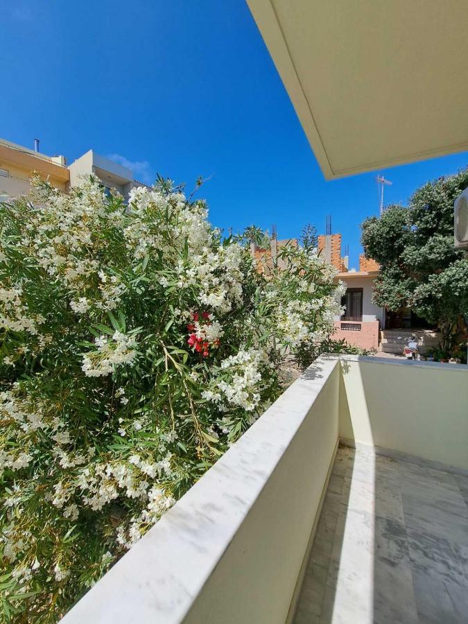 Seaview Flora'S Luxury Apartment-300Meters From The Beach Ретимно Екстериор снимка